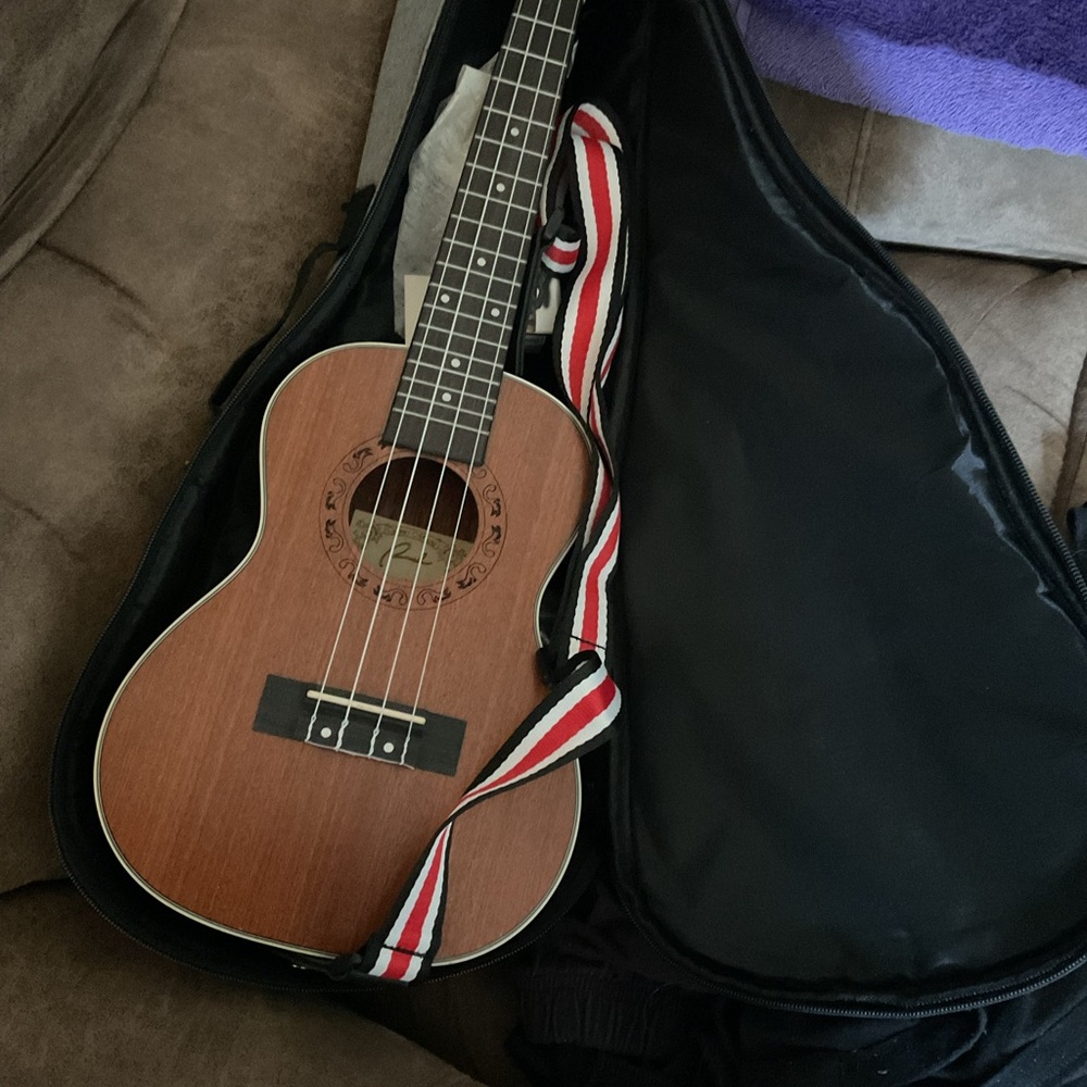 Ranch brand 23” Concert Ukulele  with accessories